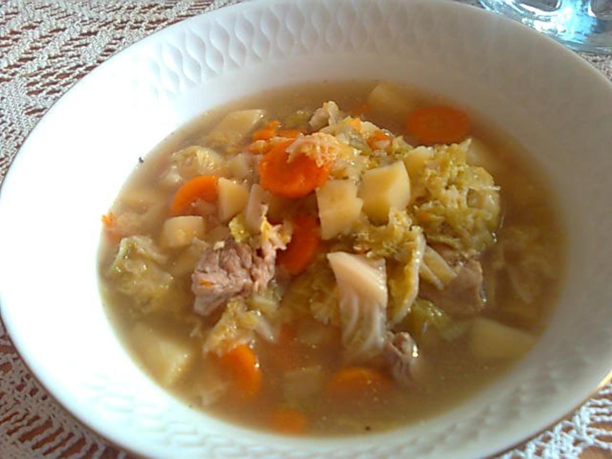Gemüsesuppe mit Rindfleisch und Wirsing - Rezept