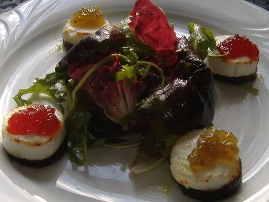 Rezept: Frühlingssalat mit Ziegenkäsetaler Frühlingssalat mit Ziegenkäsetaler - Rezept