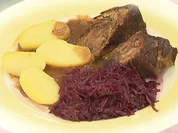 Low Fat Roulade mit Rotkohl und Kartoffeln - Rezept