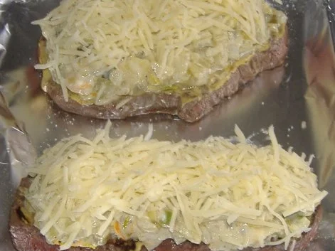 Rezept: Rindersteak mit Staudensellerie überbacken Bild Nr. 4 Rindersteak mit Staudensellerie überbacken - Rezept - Bild Nr. 4