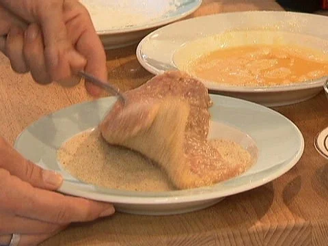 Rezept: Schnitzel mit Gurken & Kartoffelsalat Bild Nr. 3 Schnitzel mit Gurken & Kartoffelsalat - Rezept - Bild Nr. 3