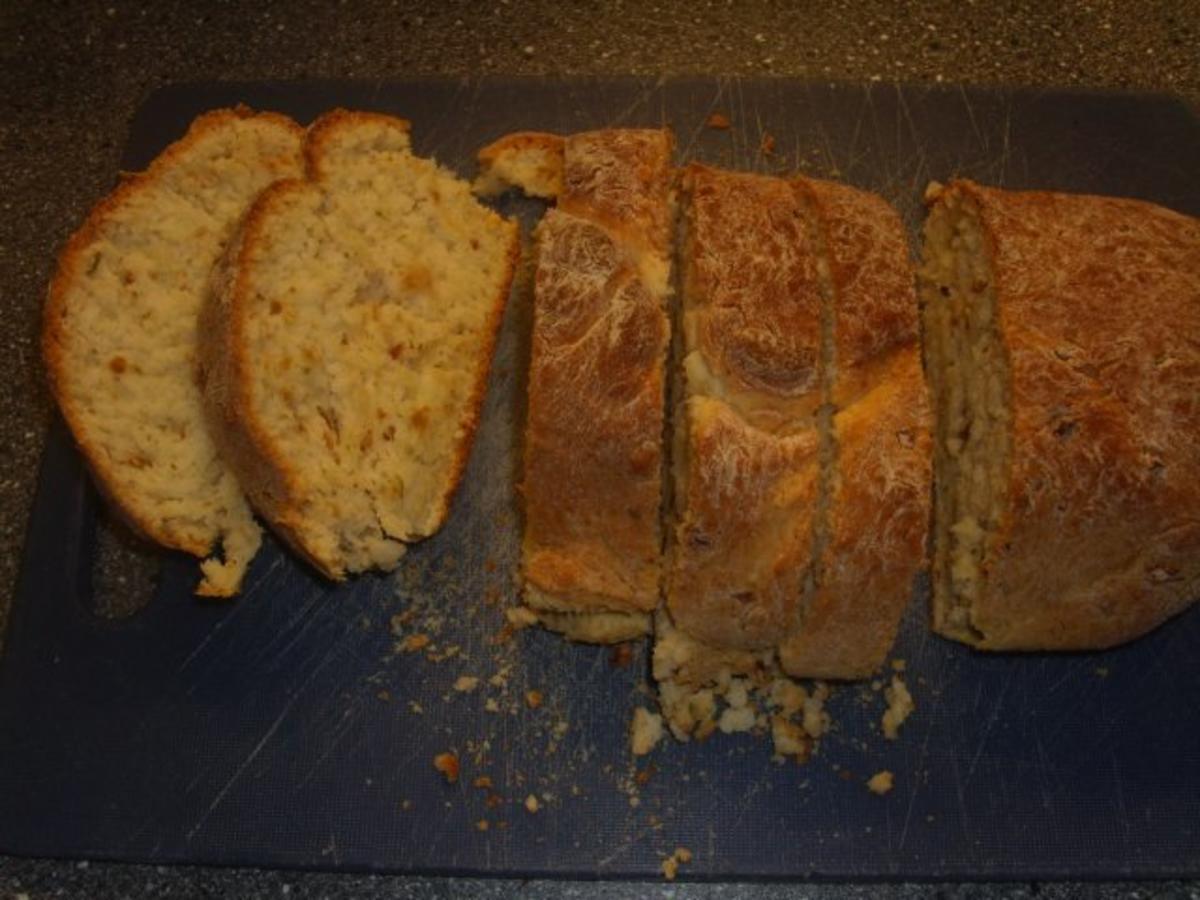 Bilder für Weissbrot ohne Hefe mit Röstzwiebeln - Rezept