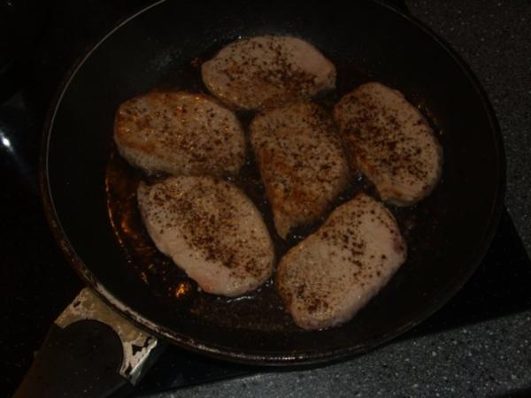 Minutensteaks mit Schmelzkäse überbacken - Rezept - kochbar.de