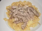 Rezept: Rinder-Geschnetzteltes in Pfefferrahmsoรe Rinder-Geschnetzteltes in Pfefferrahmsoรe - Rezept