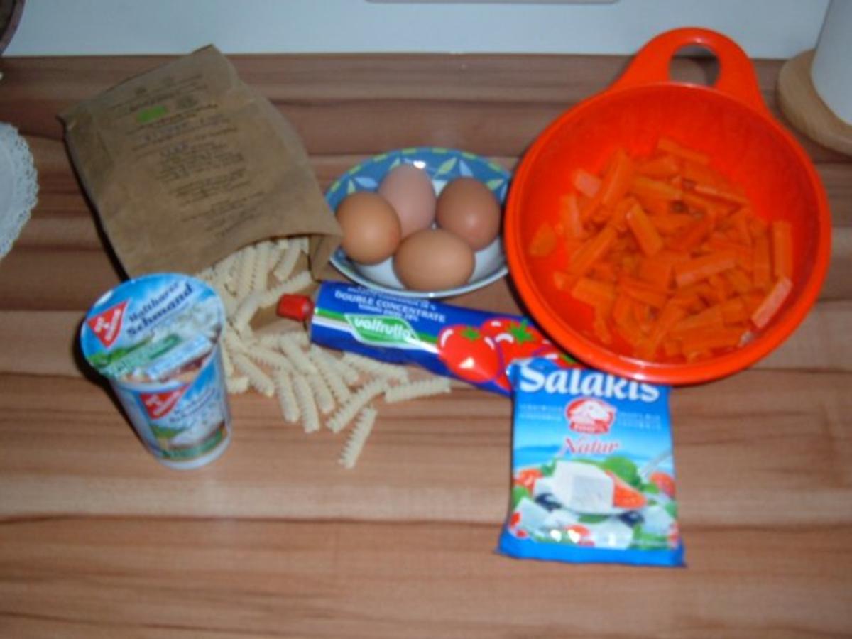 Auflauf : mit Nudeln, Eier, Möhren und Feta - Rezept - Bild Nr. 2
