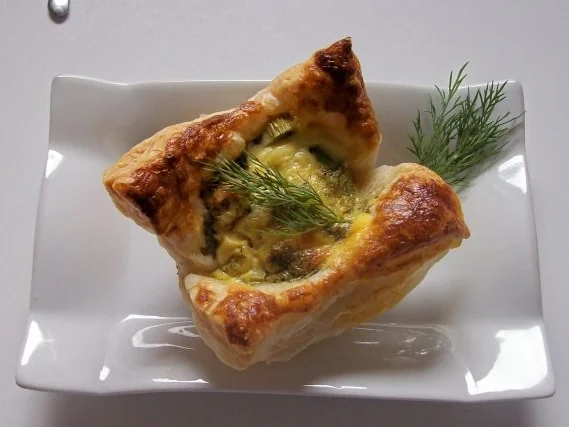 Rezept: Vorspeise: Blätterteig-Lachstörtchen Vorspeise: Blätterteig-Lachstörtchen - Rezept