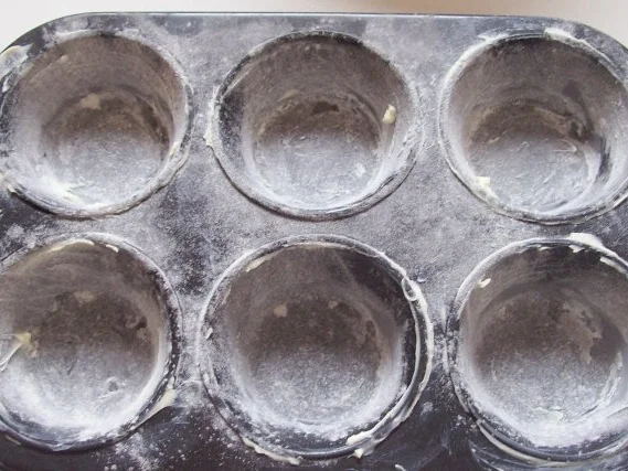 Rezept: Vorspeise: Blätterteig-Lachstörtchen Bild Nr. 4 Vorspeise: Blätterteig-Lachstörtchen - Rezept - Bild Nr. 4