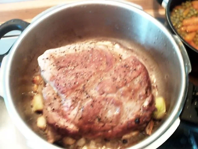 Dicker Braten vom Bug - Rezept - Bild Nr. 3