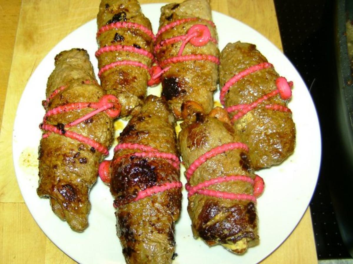 Rouladen mit Mettwürstchen - einfach - von Barkenzwerg