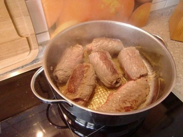 Rezept: Rinderroulade à la Mama Bild Nr. 10 Rinderroulade à la Mama - Rezept - Bild Nr. 10