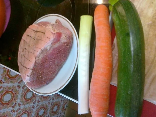 Rezept: Schweinebraten auf einem Gemüse Bett in Biersoße Bild Nr. 5 Schweinebraten auf einem Gemüse Bett in Biersoße - Rezept - Bild Nr. 5