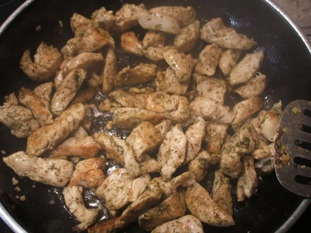 Rezept: Suppen: Gyros-Suppe aus Hühnerfleisch Bild Nr. 6 Suppen: Gyros-Suppe aus Hühnerfleisch - Rezept - Bild Nr. 6