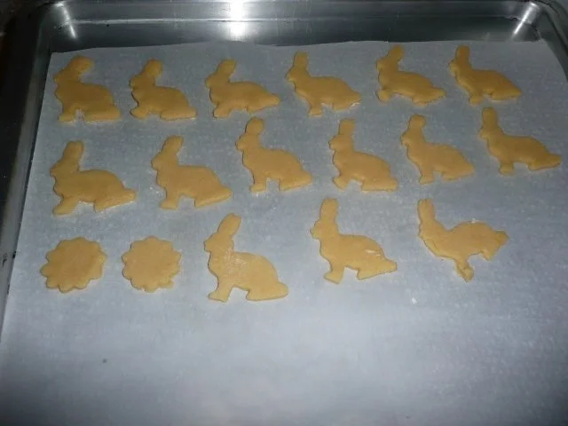 Rezept: Osterhasen , Blümchen = Deko für den Osterkuchen Bild Nr. 3 Osterhasen , Blümchen = Deko für den Osterkuchen - Rezept - Bild Nr. 3