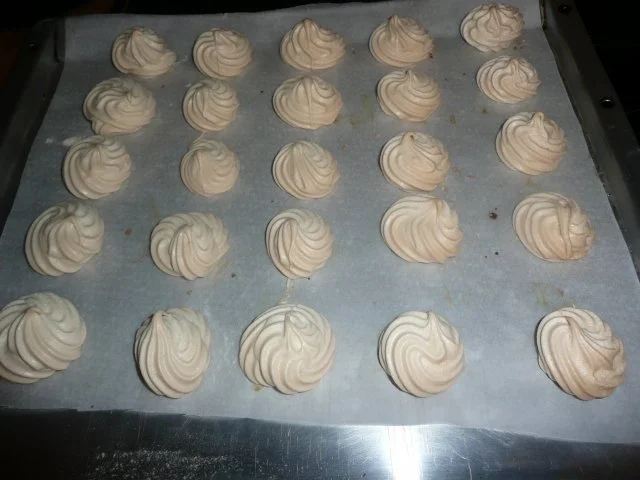 Rezept: Weihnachtsgebäck : Baiser weiß oder Bunt. Bild Nr. 2 Weihnachtsgebäck : Baiser weiß oder Bunt. - Rezept - Bild Nr. 2