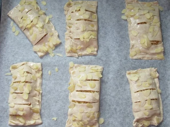 Rezept: Apfel Teigtasche mit Vanillesauce Bild Nr. 2 Apfel Teigtasche mit Vanillesauce - Rezept - Bild Nr. 2