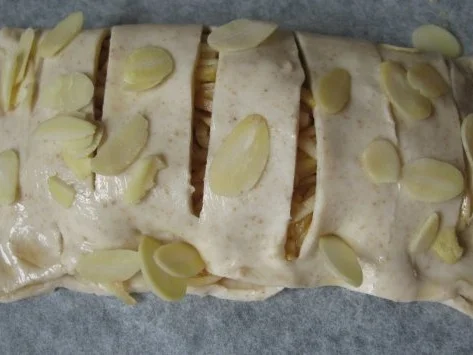 Rezept: Apfel Teigtasche mit Vanillesauce Bild Nr. 3 Apfel Teigtasche mit Vanillesauce - Rezept - Bild Nr. 3