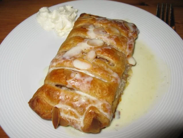 Rezept: Apfel Teigtasche mit Vanillesauce Bild Nr. 4 Apfel Teigtasche mit Vanillesauce - Rezept - Bild Nr. 4