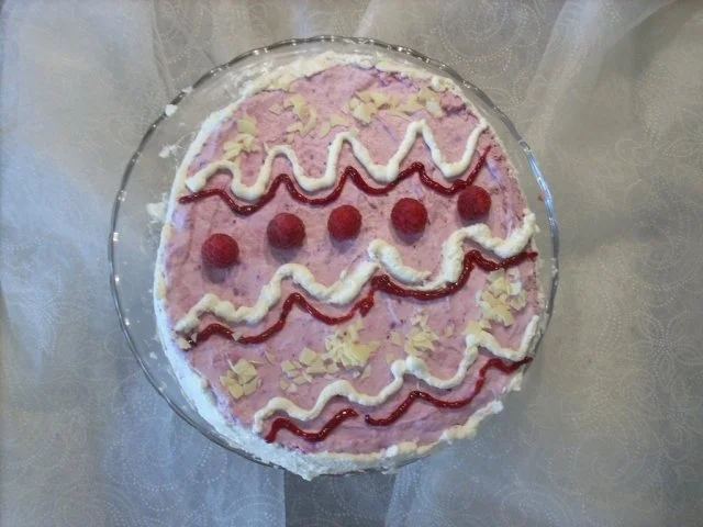 Himbeer-Osterei-Torte - Rezept