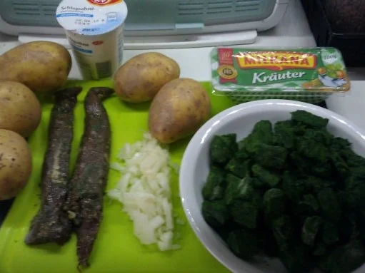 Lammfilet auf jungem Zwiebelspinat und Rosmarinkartoffeln - Rezept - Bild Nr. 2