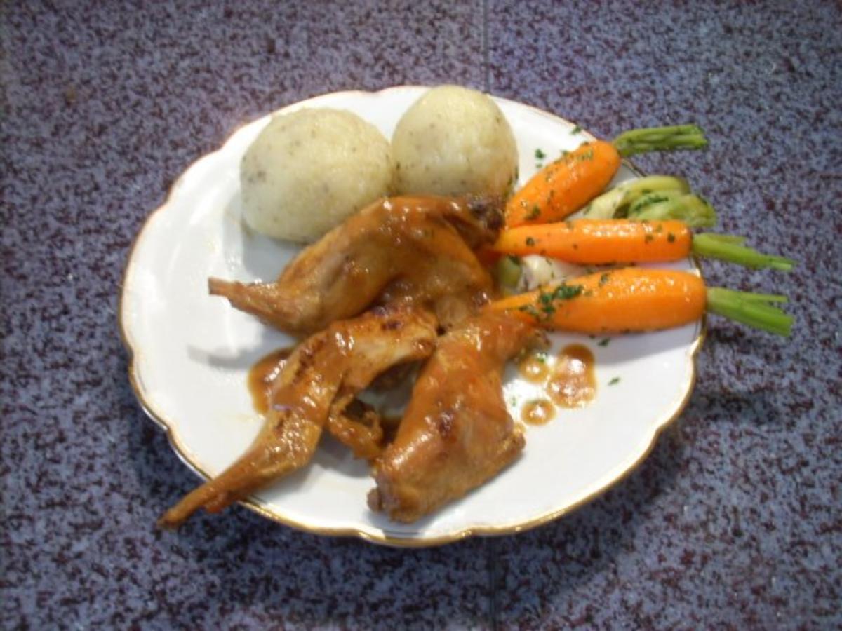 Mariniertes Kaninchen an gedämpftem Gemüse - Rezept
