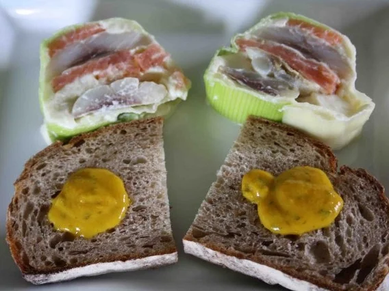 Rezept: Spargel-Terrine mit Matjes und Räucherlachs Bild Nr. 2 Spargel-Terrine mit Matjes und Räucherlachs - Rezept - Bild Nr. 2