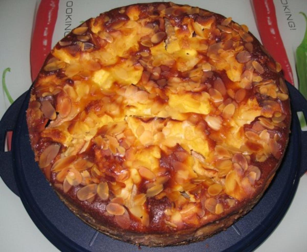 Apfelkuchen mit Marzipan-Rahmguss - Rezept - kochbar.de