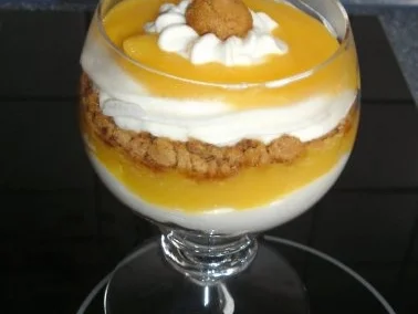 Pfirsich-Quark-Schichtspeise - Rezept