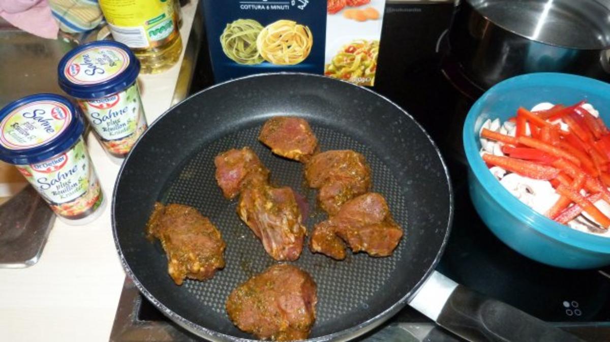 Schweinemedaillons mit Tagliatelle - Rezept Eingereicht von Chelisa