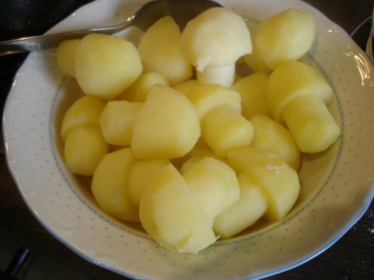 Kalbschnitzel mit Spargelspitzen und neuen Kartoffeln als Kartoffelpilze - Rezept - Bild Nr. 7
