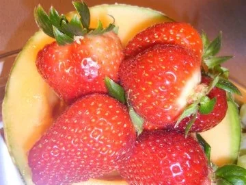 Schaumspeise aus Erdbeeren mit Sahne - Rezept - Bild Nr. 2