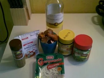 Geflügel: Wachteln mit schwarzem thailändischen Klebreis und Gorgonzola-Waldpilzsoße - Rezept - Bild Nr. 6