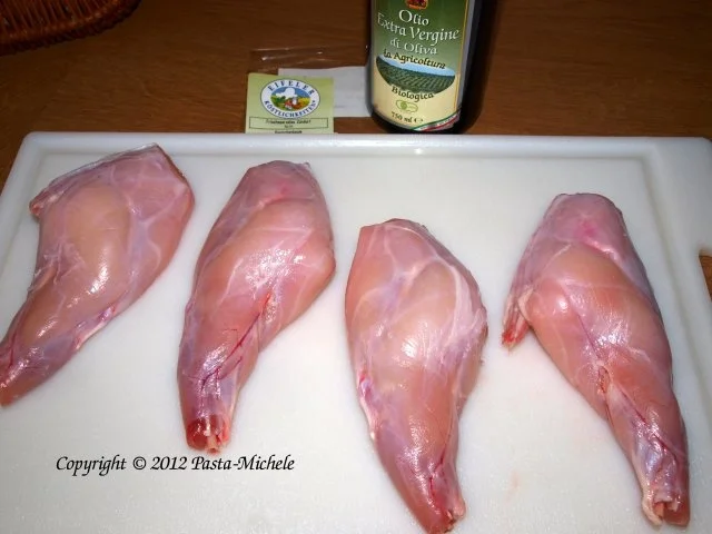 Kaninchenkeulen mit Rotweinsauce und Polenta  (Coniglio in salsa al vino rosso) - Rezept - Bild Nr. 3