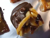 Plätzchen: Mandelkrokant mit Cranberries - Rezept