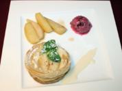 Mascarpone-Quitten-Tarte mit Waldfruchtsorbet, karamellisierten Birnen- und Apfelspalten - Rezept