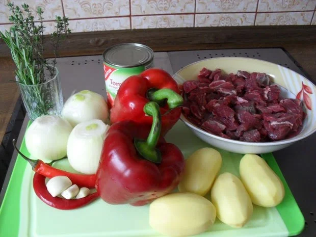 Rezept: Gulaschsuppe Gulaschsuppe - Rezept