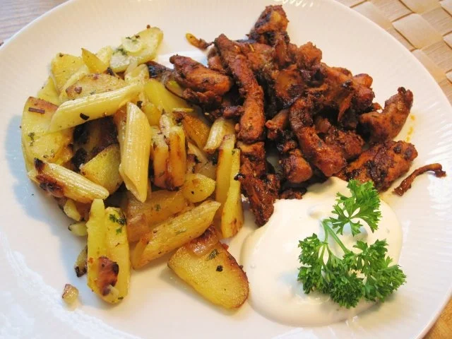 Nudeln mit Kartoffeln gebraten ... - Rezept
