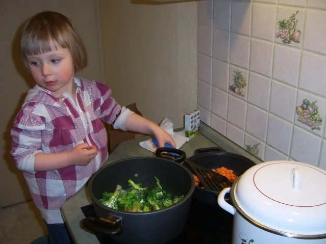Broccolicremsuppe mit Gemüsekonfetti - Rezept - Bild Nr. 7