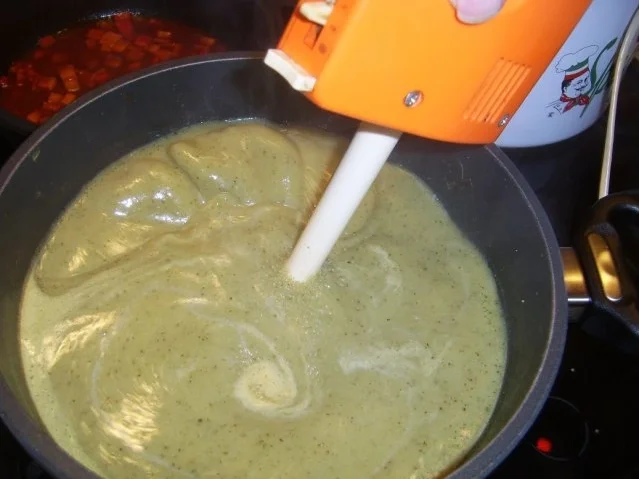 Broccolicremsuppe mit Gemüsekonfetti - Rezept - Bild Nr. 9