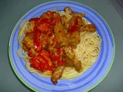 Pikantes Schweinekammgeschnetzeltes auf Nudeln - Rezept