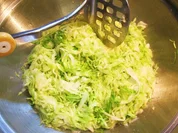 Krautsalat - ganz kurz gedünstet - Rezept