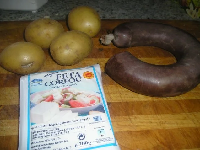 Rezept: Erdäpfel und Blunzen (Blutwurst) treffen auf Schafkäse Bild Nr. 2 Erdäpfel und Blunzen (Blutwurst) treffen auf Schafkäse - Rezept - Bild Nr. 2