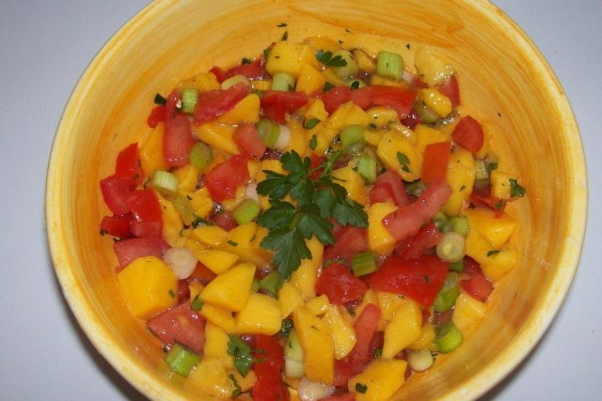 Fruchtige Tomaten-Mango-Salsa - Rezept
