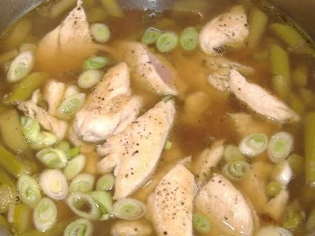 Suppentopf mit Huhn und grünem Spargel - Rezept - Bild Nr. 5