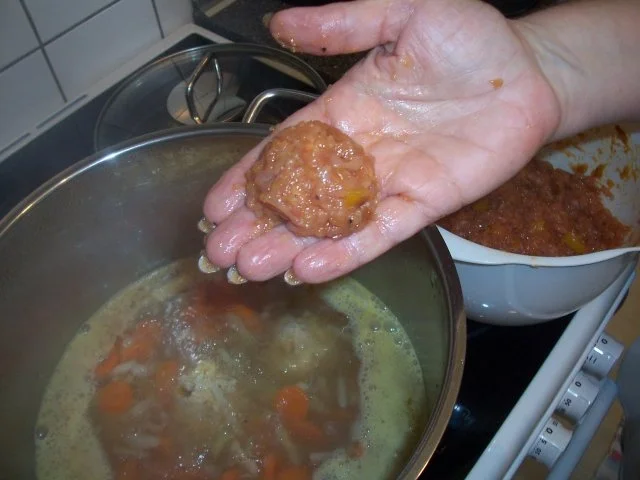 Rezept: Hackfleischsuppe aus Putenbrust Bild Nr. 8 Hackfleischsuppe aus Putenbrust - Rezept - Bild Nr. 8