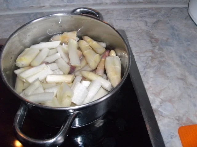 Rezept: Hühnerfrikasse vom Feinsten Bild Nr. 3 Hühnerfrikasse vom Feinsten - Rezept - Bild Nr. 3