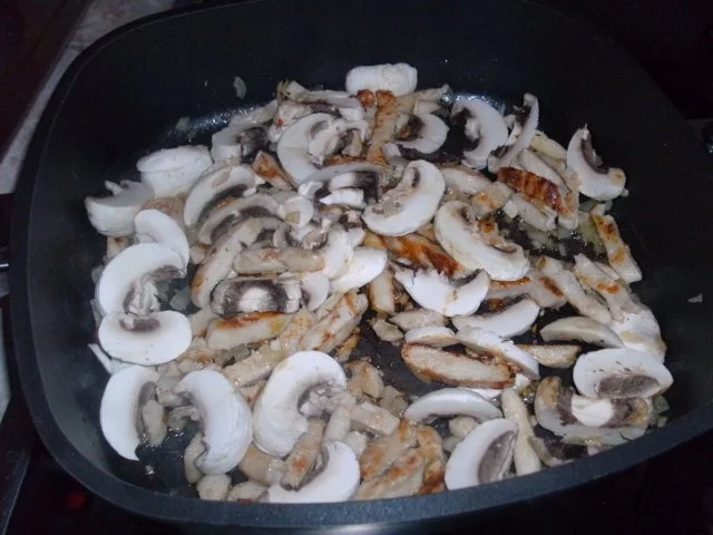 Rezept: Hühnerfrikasse vom Feinsten Bild Nr. 5 Hühnerfrikasse vom Feinsten - Rezept - Bild Nr. 5