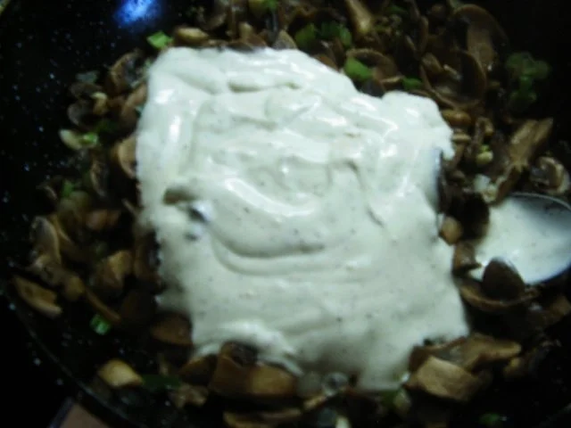 Rezept: Champignon-Knoblauch-Töpfchen Bild Nr. 6 Champignon-Knoblauch-Töpfchen - Rezept - Bild Nr. 6