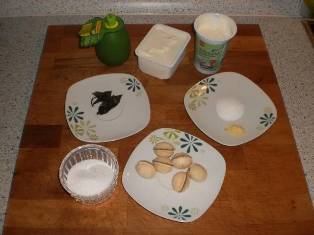 Quarkcreme mit Minzzucker und Waffeleiern - Rezept - Bild Nr. 2