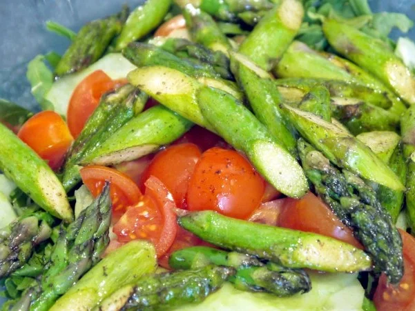 Rezept: Salat mit grünem Spargel und Geflügelleber Bild Nr. 10 Salat mit grünem Spargel und Geflügelleber - Rezept - Bild Nr. 10