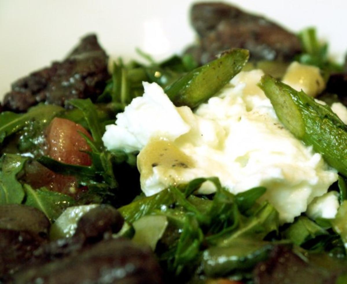Salat mit grünem Spargel und Geflügelleber - Rezept